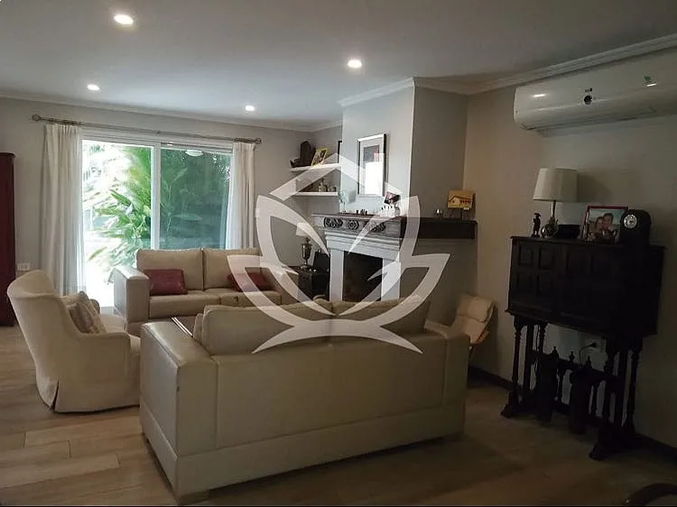 Casa de 5 DORMITORIOS en Las Lomas, Asuncion Paraguay — foto 3