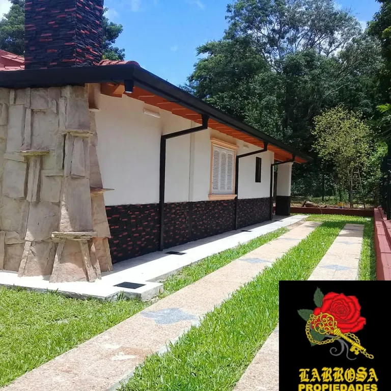 VENDO HERMOSA CASA EN LA CIUDAD DE AREGUA ZONA: DE LA GOBERNACIÓN COD: 038 — foto 2