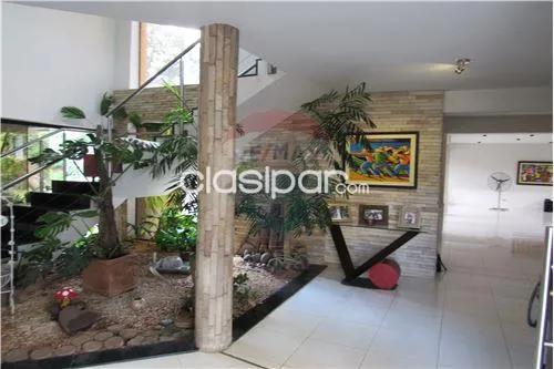 Vendo hermosa casa en esquina — foto 2
