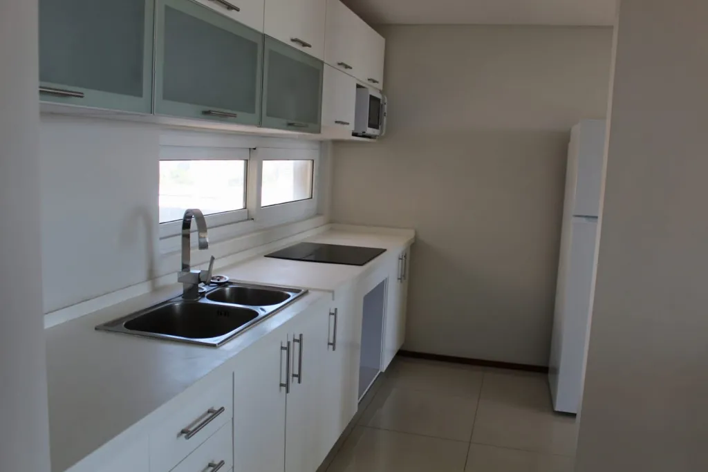 Alquilo departamento amoblado sobre Santa Teresa Ycua Sati Carmelitas. — foto 3
