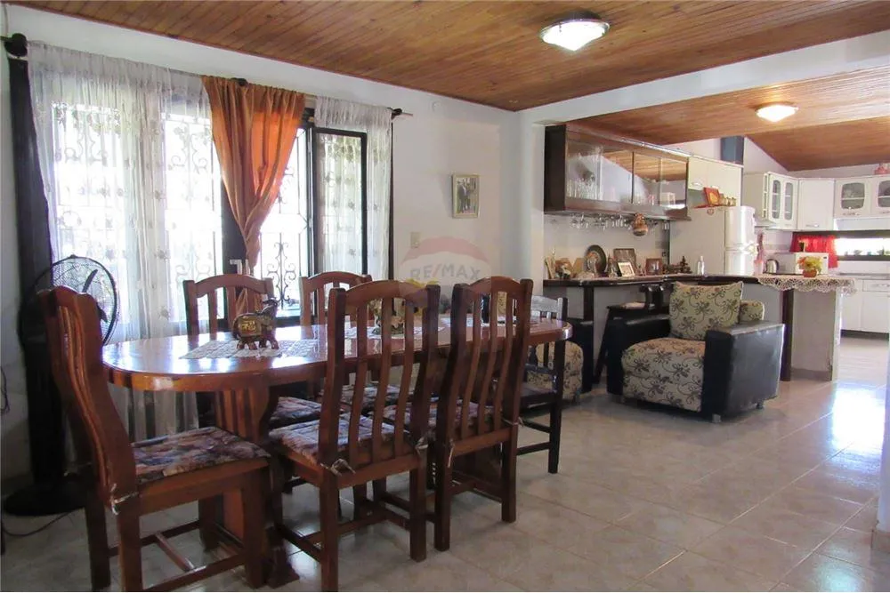 hermosa y amplia casa en Luque Barrio Palma Loma. — foto 2