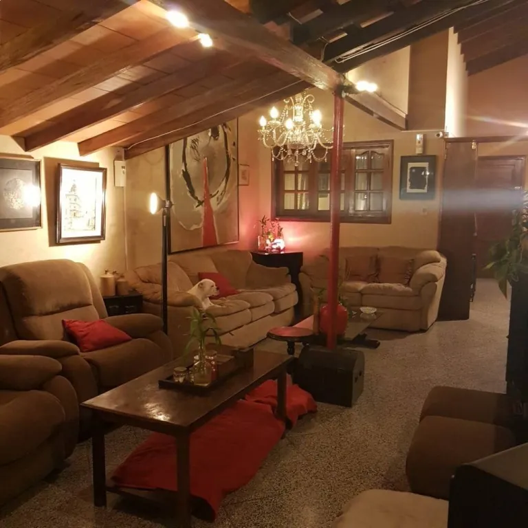 CASA EN VENTA - BARRIO BELLA VISTA — foto 2