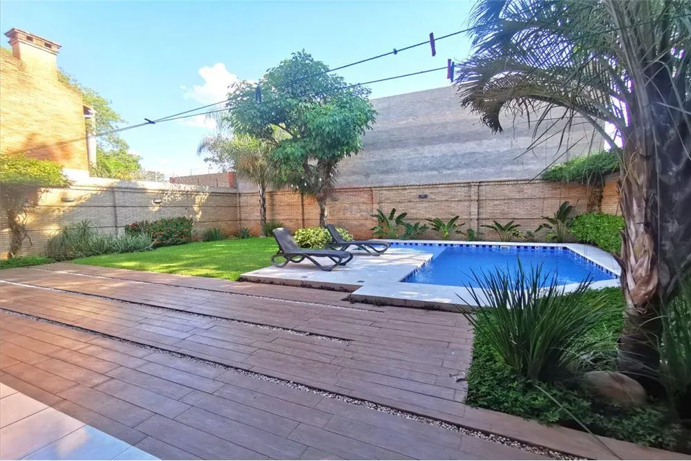 EN VENTA RESIDENCIA DE 4 SUITES EN B°. REPUBLICANO — foto 2