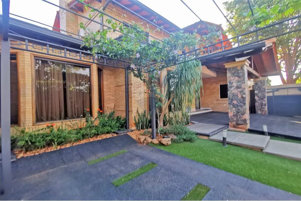 EN VENTA RESIDENCIA DE 4 SUITES EN B°. REPUBLICANO — foto 3