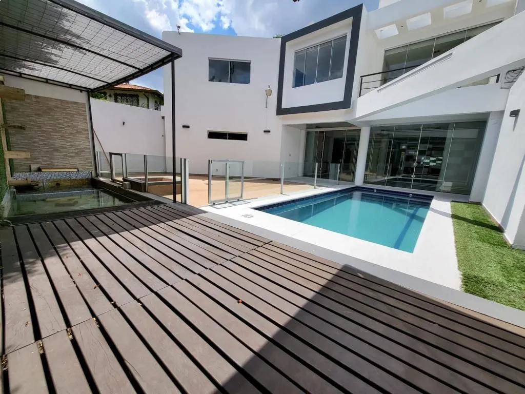 Hermosa Residencia en barrio Herrera — foto 2