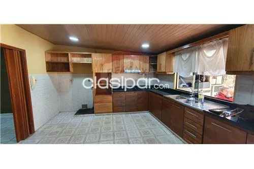 CASA PARA VIVIENDA U OFICINA SOBRE AV. 5TA — foto 3