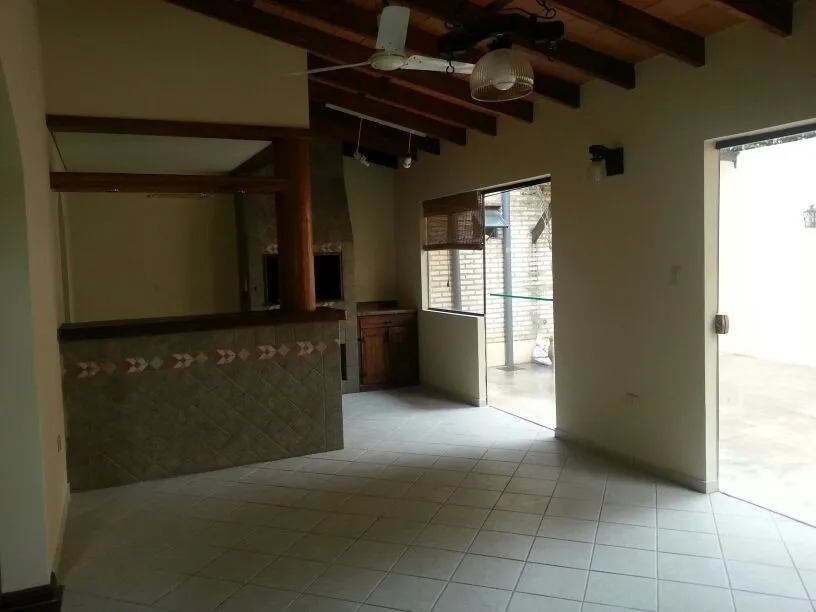 Hermosa Casa en Barrio Cerrado — foto 3