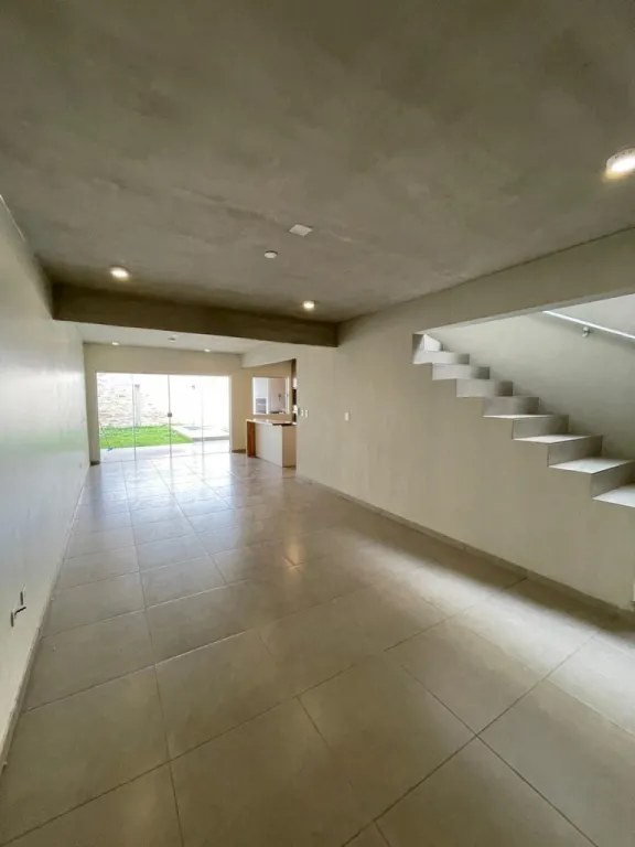 CARMELITAS – EL MANGAL: LUJOSO DÚPLEX DE ESTRENO, 3 SUITES, JARDÍN, PISCINA, 1.300 USD. — foto 2