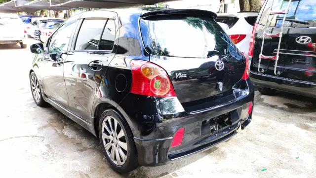 Toyota Vitz 2005 — foto 6