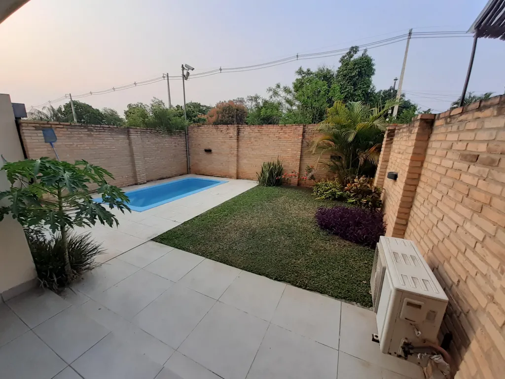 CASA EN BARRIO CERRADO CONDOMINIO BOULEVARD JARDINES DE LA CONFEDERACION - LUQUE — foto 3