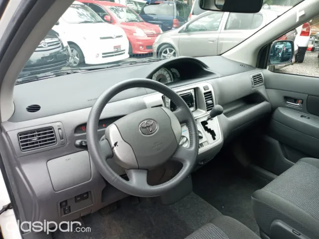Toyota Raum 2004 — foto 3