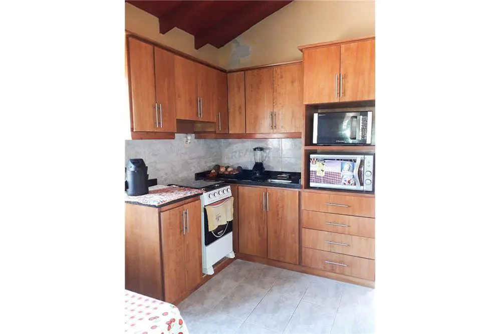 Casa - Venta - Paraguay Central San Lorenzo Vendo casa en esquina En San Lorenzo — foto 2