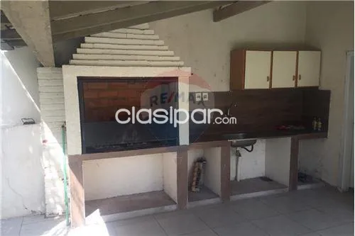 ALQUILO CASA EN UNA PLANTA - BARRIO MBURICAO. — foto 2