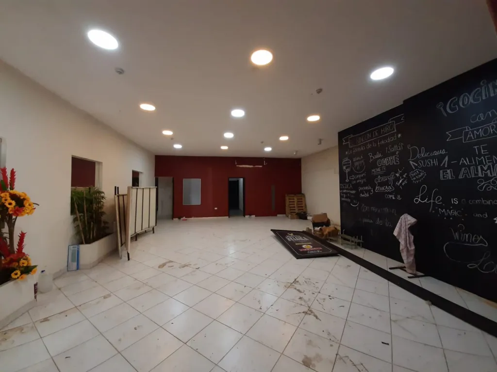 PROX. P. LA GALERIA, SHOP DEL SOL: 500 M2 DE TERRENO, UBICACIÓN IDEAL, 7.000.000 GS. — foto 3