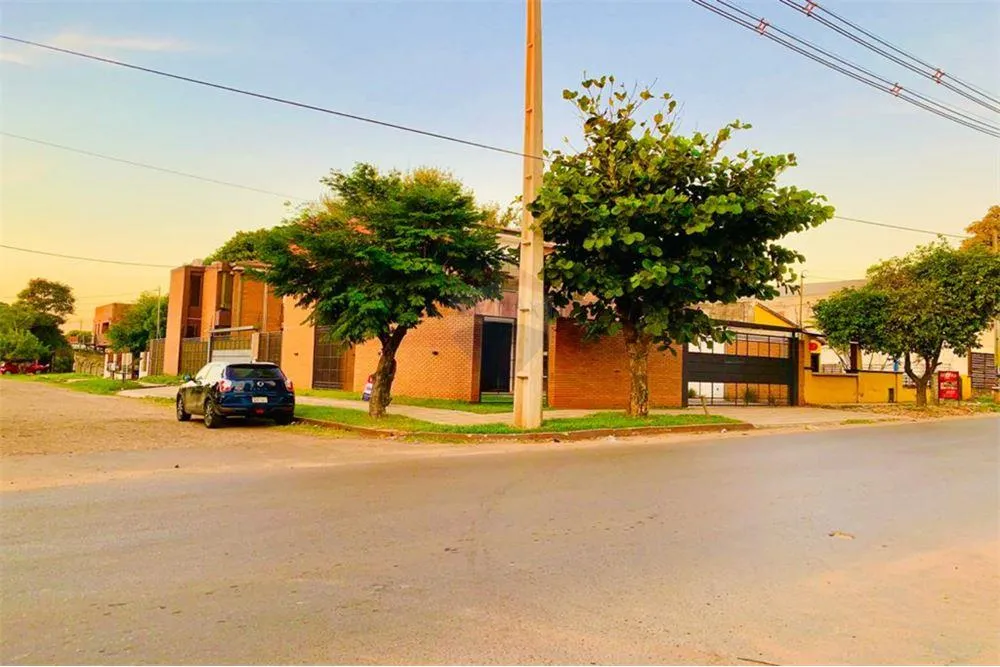 IMPONENTE DUPLEX EN LUQUE A 5 MIN DE ASUNCIÓN — foto 2