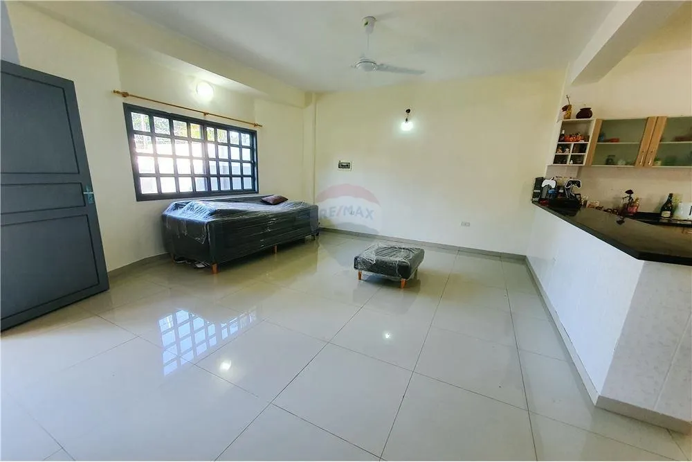 VENDO AMPLIA CASA EN VILLA LAURELTY - SAN LORENZO — foto 3