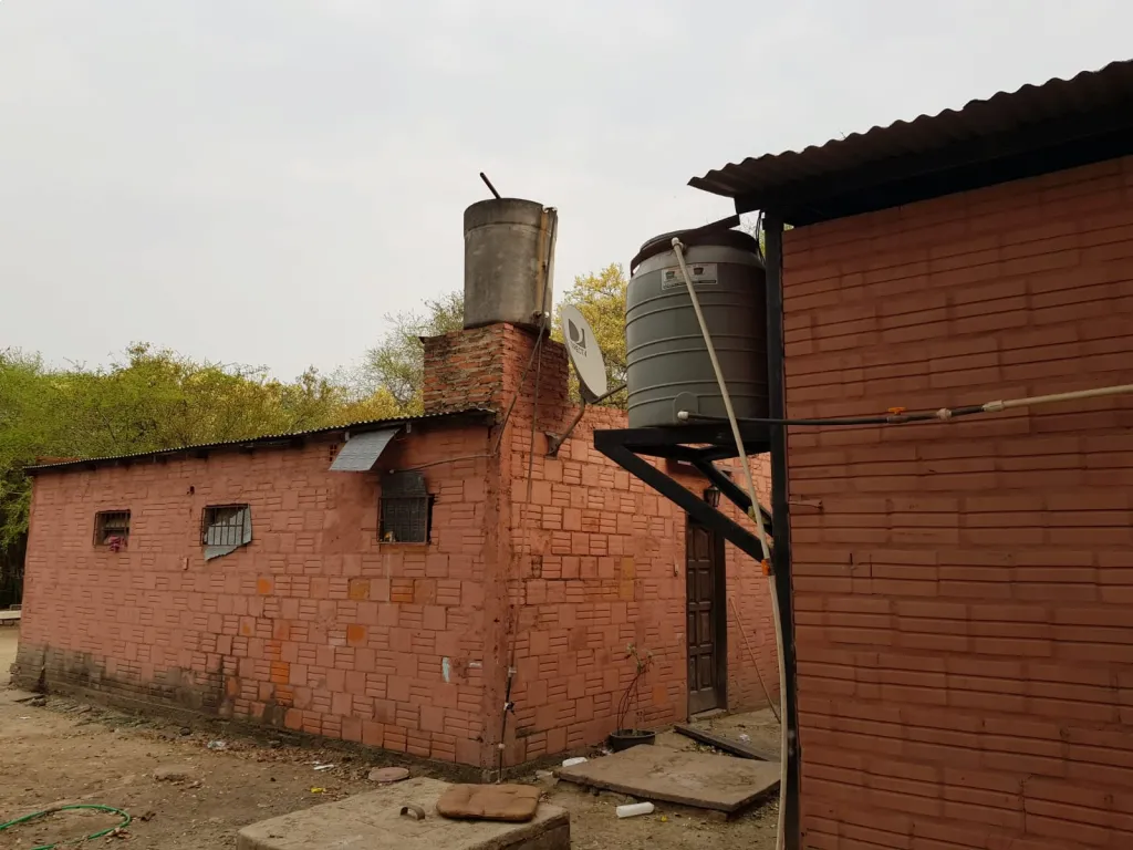 Vivienda con Galpón en FALCON, Ideal para negocio. — foto 2