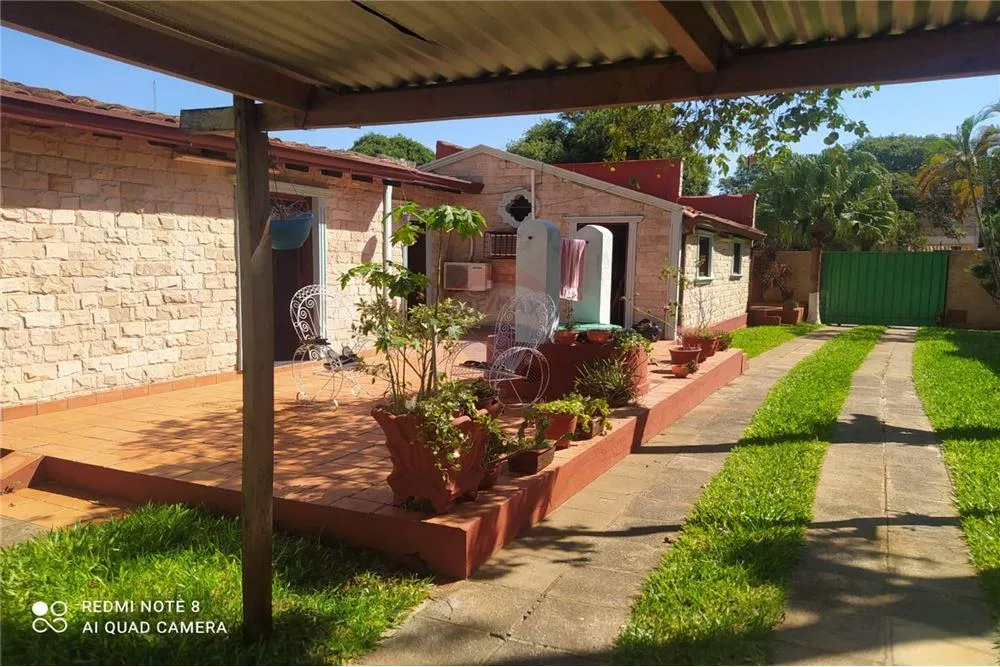 VENDO AMPLIA CASA 🏡 EN LUQUE 2DO BARRIO — foto 3