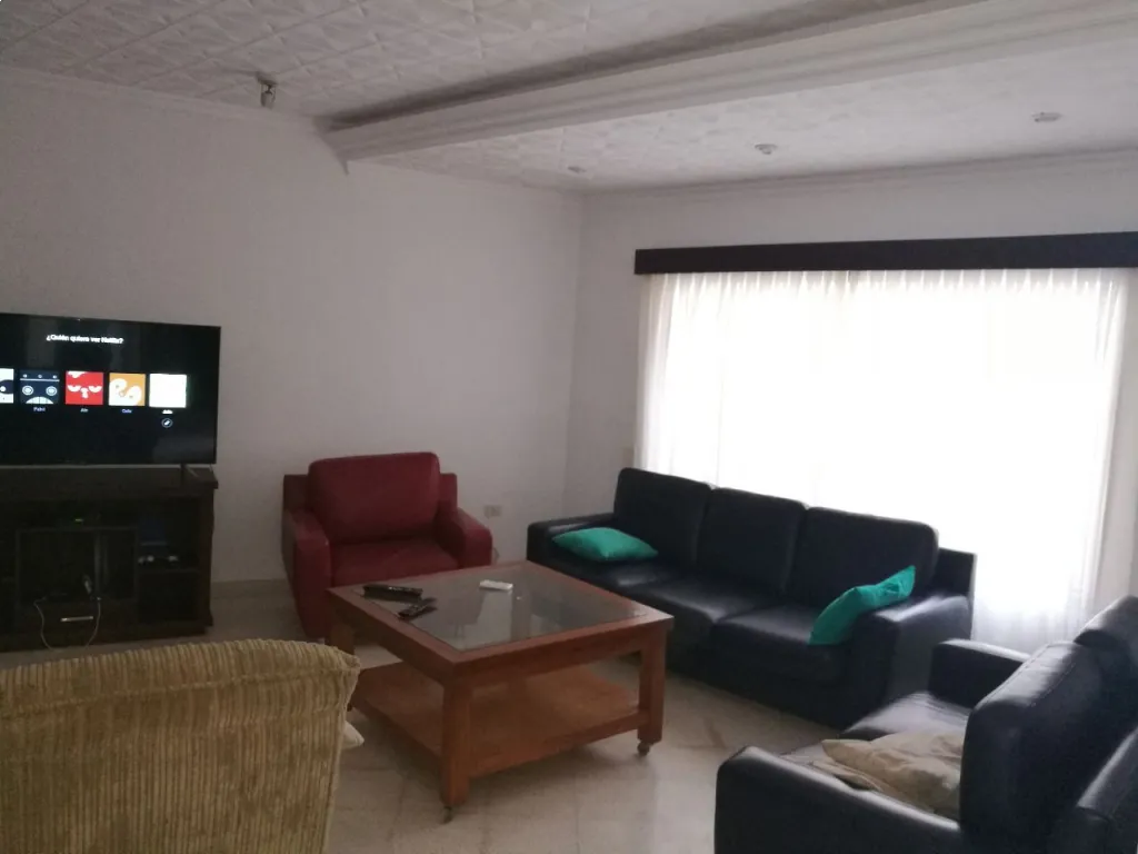 VENDO CASA EN BARRIO LAS MERCEDES, ASUNCION! — foto 3