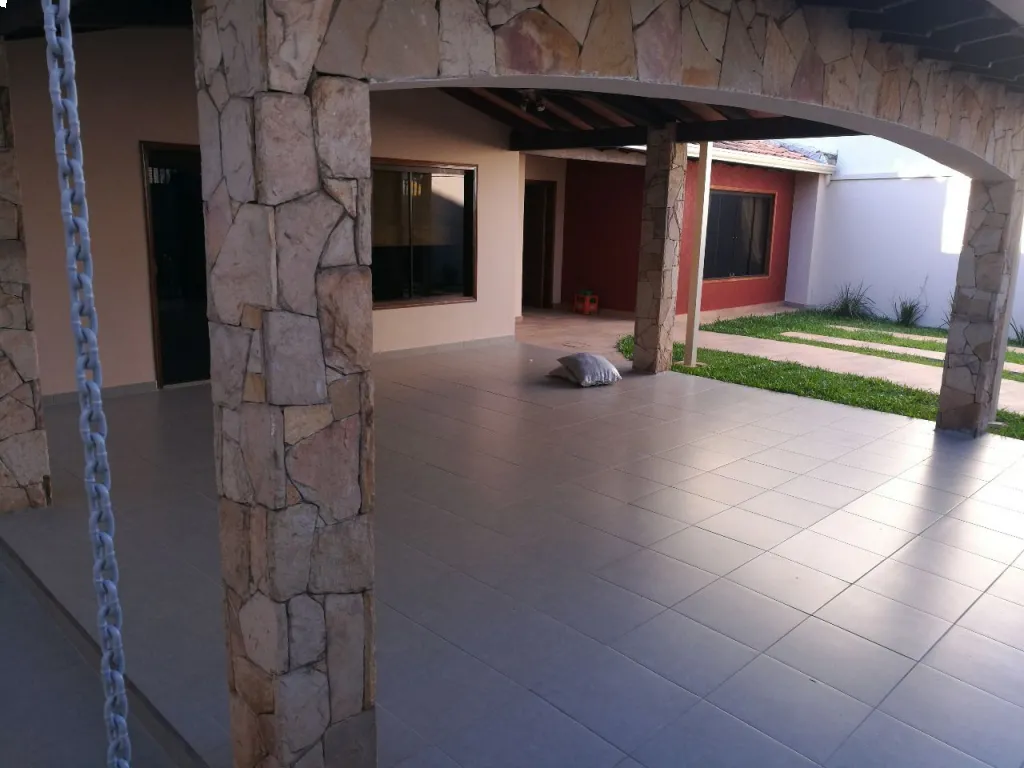 VENDO CASA EN BARRIO LAS MERCEDES, ASUNCION! — foto 2