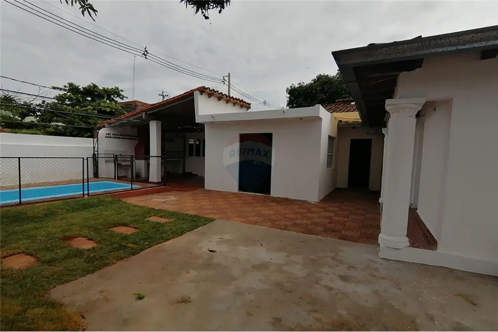 VENDO CASA EN ESQUINA CON PISCINA EN BARRIO OBRERO — foto 3