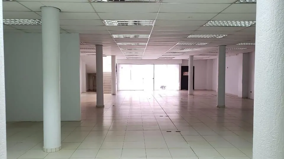 EN VENTA IMPORTANTE LOCAL COMERCIAL EN EL CENTRO DE CDE — foto 2