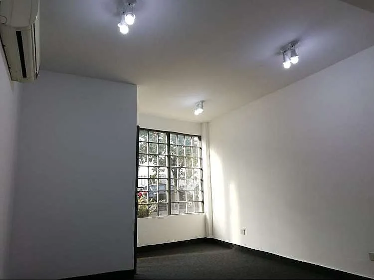 Salón comercial zona Villa Morra — foto 3