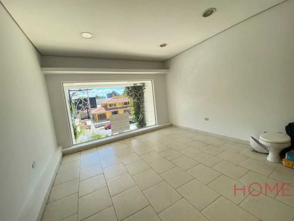 HOME ALQUILA HERMOSO SALON COMERCIAL EN BARRIO VILLA MORRA- ASUNCIÓN — foto 3