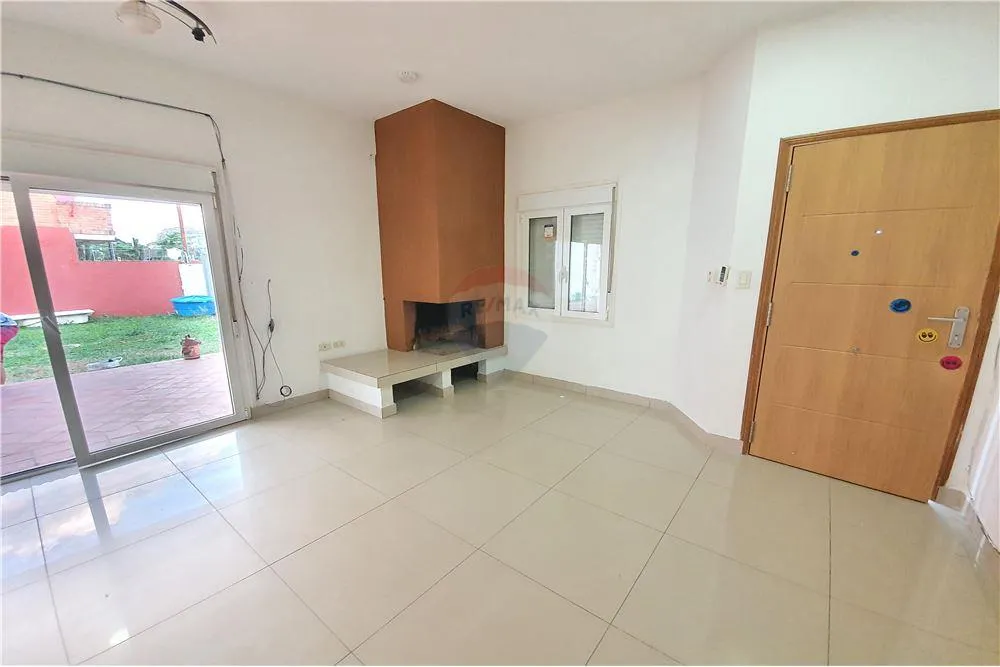 DUPLEX EN LOMA PYTA - BARRIO LAS GOLONDRINAS — foto 2