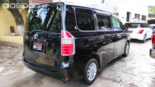 Toyota Voxy 2008 — foto 4