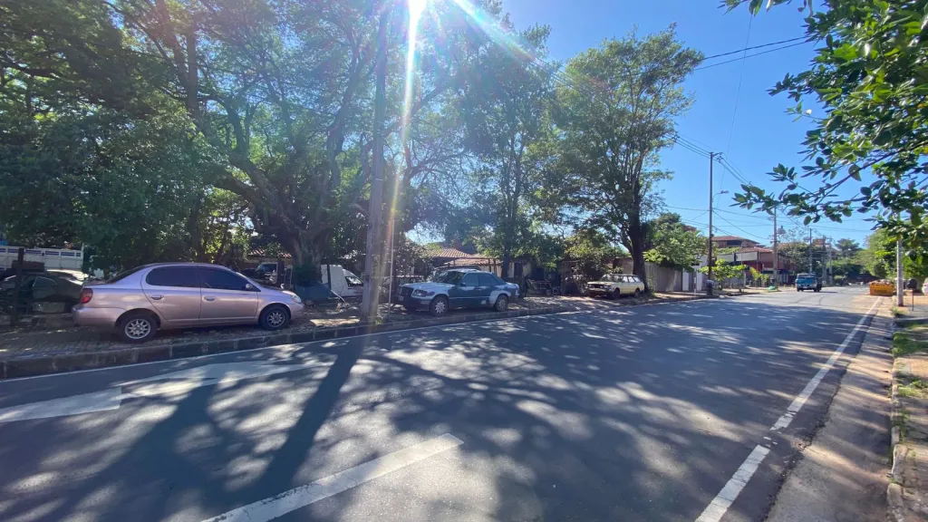 AMPLIO TERRENO EN ESQUINA 832M2 A CUADRAS DE AV. EUSEBIO AYALA — foto 2