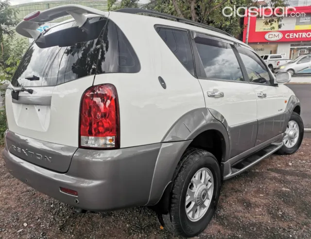 Ssangyong Rexton 2004 — foto 5