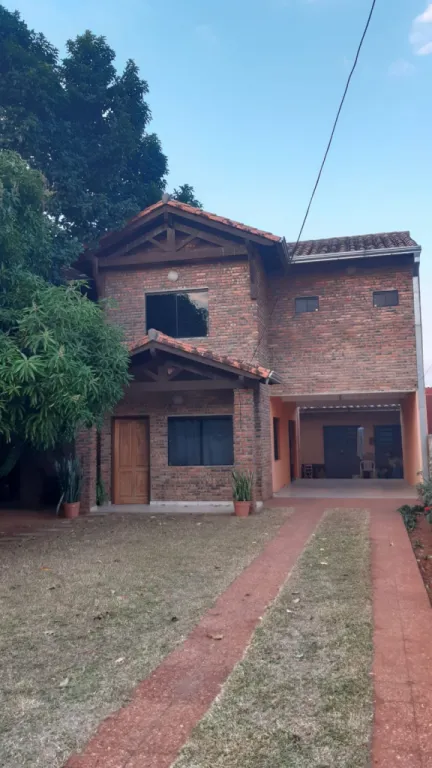 VENDO CASA EN SAN LORENZO - ZONA LEOPARDI — foto 2