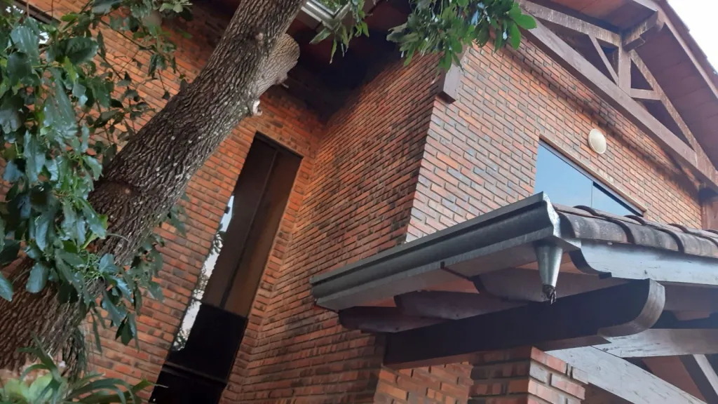 VENDO CASA EN SAN LORENZO - ZONA LEOPARDI — foto 3