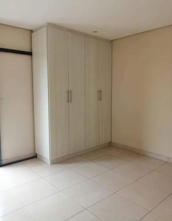 ALQUILO HERMOSO DUPLEX EN LAMBARE. ZONA SUPERMERCADO EL PUEBLO — foto 3