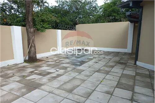 CASA EN ZONA RESIDENCIAL BARRIO SAN RAFAEL - LAMBARÉ — foto 3