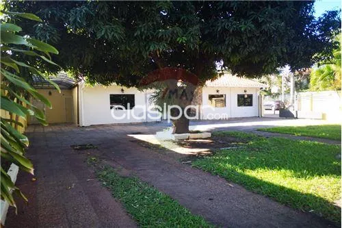 AMPLIA CASA EN FERNANDO DE LA MORA — foto 3