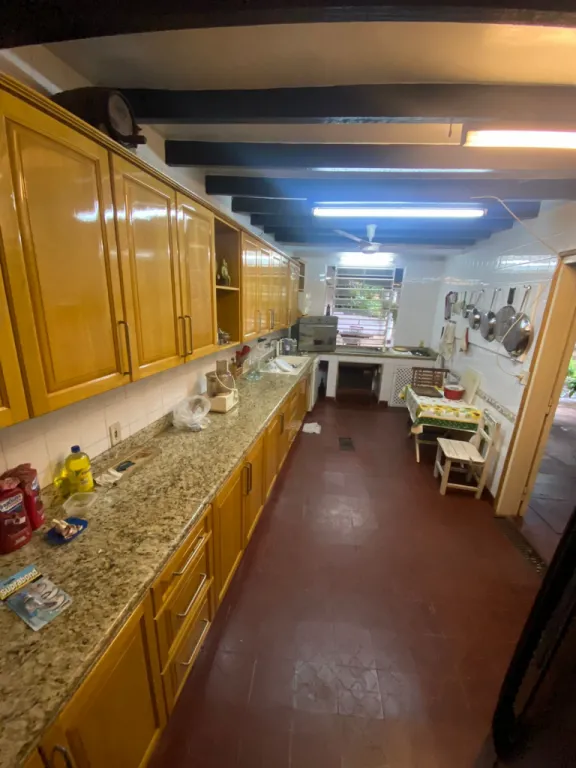 VENDO AMPLIA RESIDENCIA EN EL BARRIO BERNARDINO CABALLERO. COD LM — foto 3