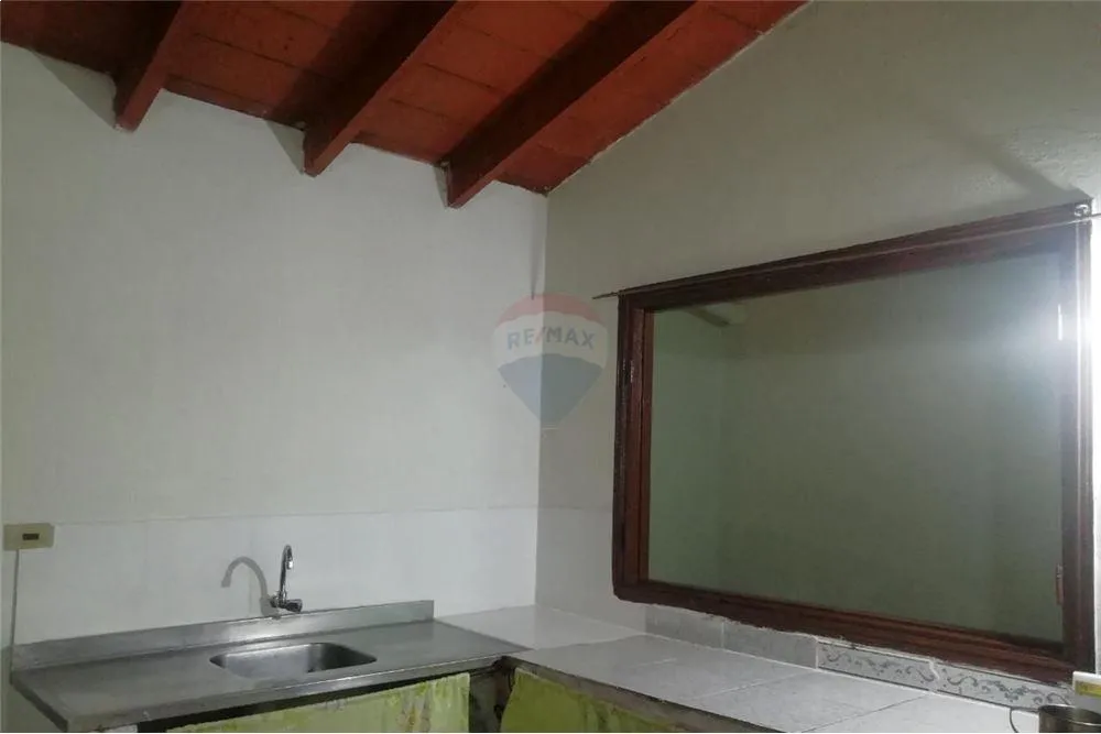 Casa en LAMBARÉ a una cuadra de Cacique, zona S6! — foto 3