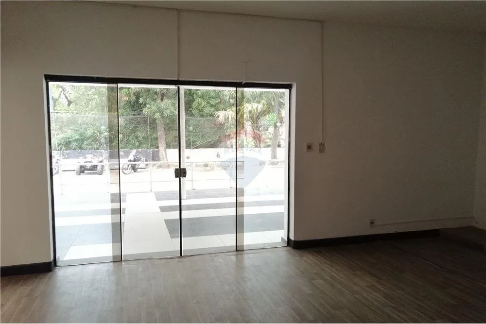 GRAN LOCAL COMERCIAL SOBRE MARISCAL LOPEZ — foto 2
