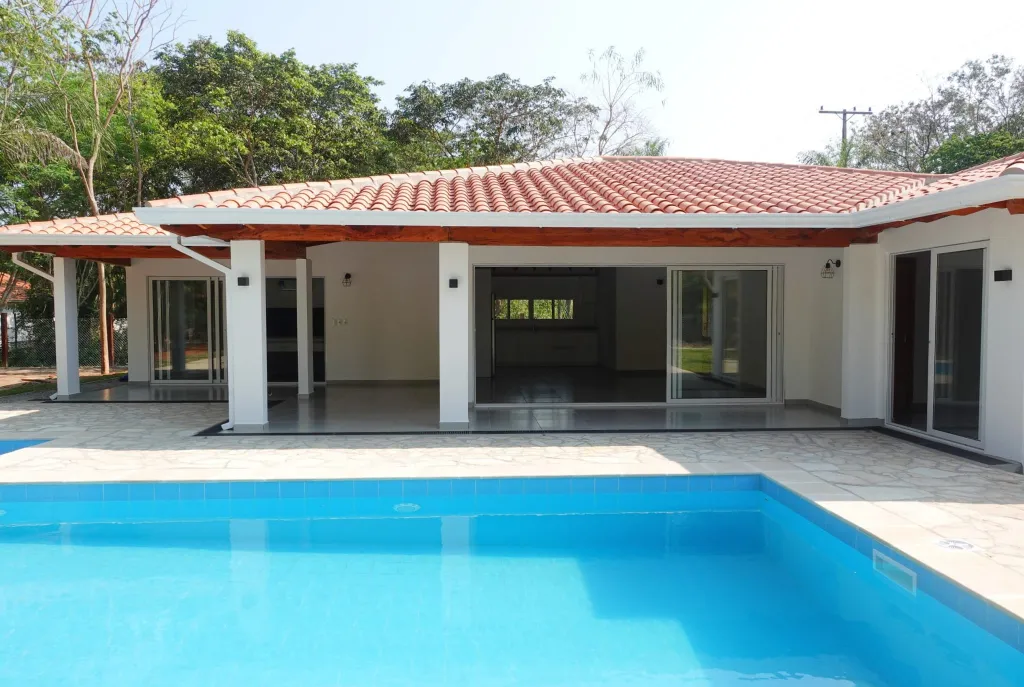 Vendo Casa en San Bernardino 249.000 USD -- Lago Azul vecindad Club Nautico — foto 2