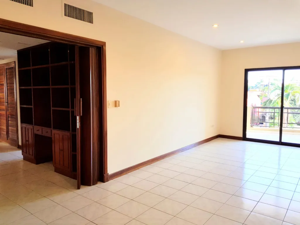 VENDO AMPLIO DEPARTAMENTO EN BARRIO HERRERA USD 155.000- — foto 2
