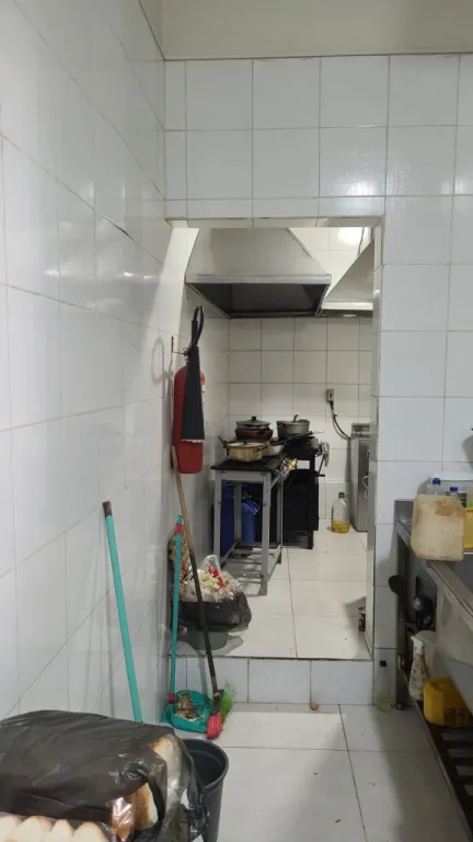 VENDO DOS SALONES EN EL CENTRO DE ASUNCIÓN. — foto 3