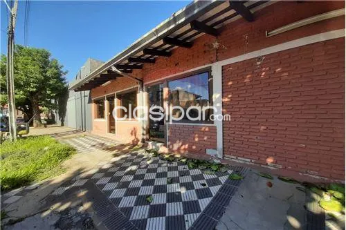ASUNCION_ Bº REPUBLICANO CASA EN ESQUINA (12 Dormitorios) — foto 2