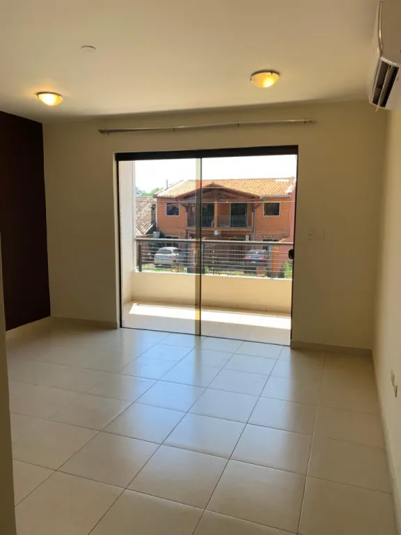 VENTA DE DUPLEX EN SAN LORENZO — foto 2