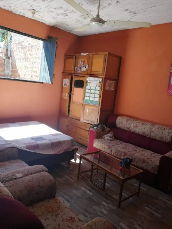 VENDO CASA EN LIMPIO, EXCELENTE UBICACIÓN. E2423. — foto 3
