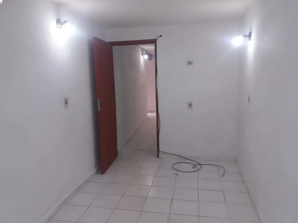 VENDO- OPORTUNIDAD PARA INVERSION ZONA BARRIO JARA — foto 2