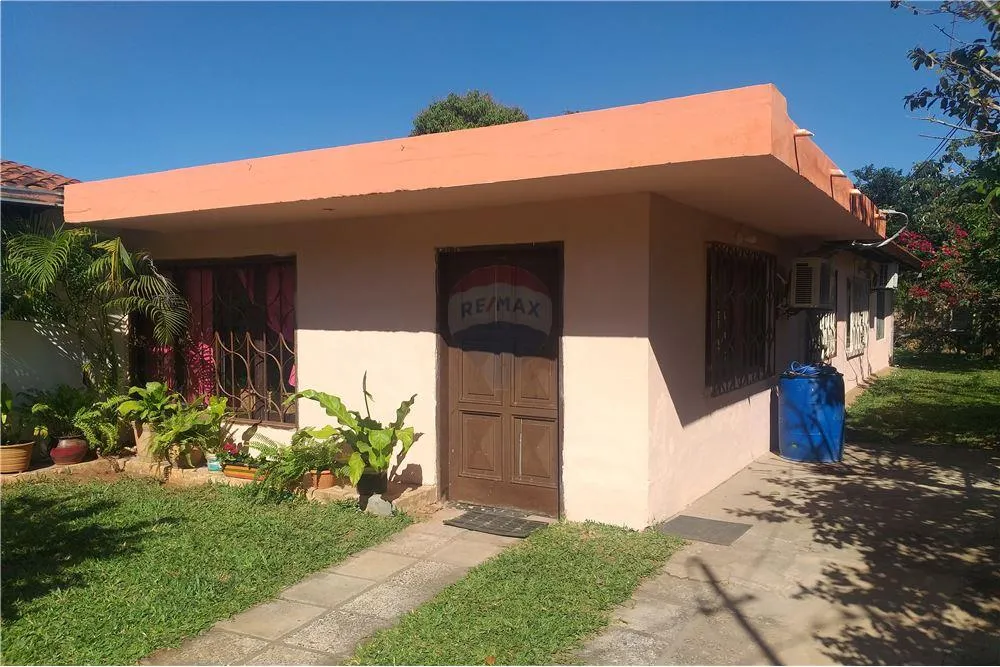 Casa - Venta - Paraguay Central San Lorenzo EN VENTA CASA CON SALON COMERCIAL EN BARCEQUIL — foto 2