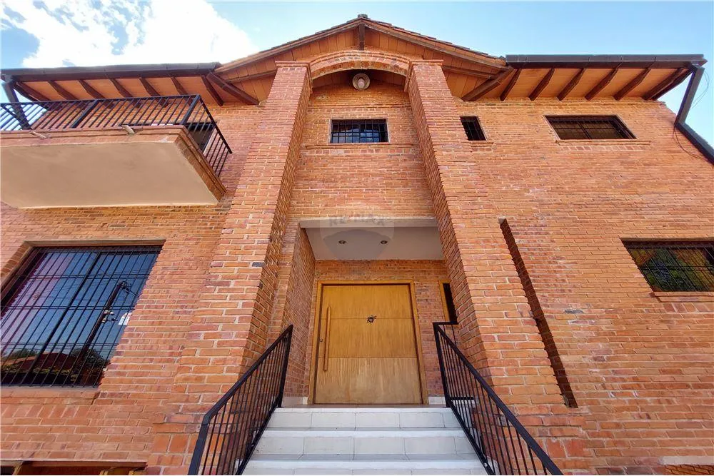 VENDO CASA EN ASUNCIÓN — foto 2