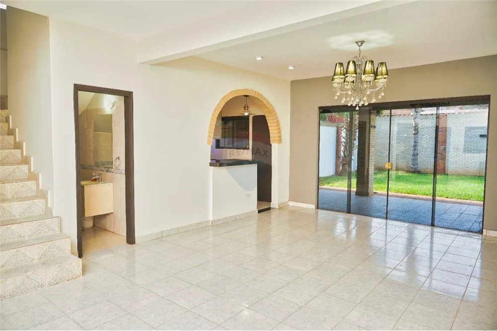 VENDO RESIDENCIA EN LUQUE — foto 2